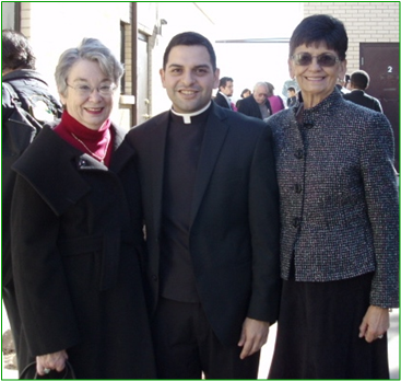 Serra Member Dorothy Schatzman {L} and Fr. Mark Salas and Bea Chavez {R} with St Matthew Parish  {Photo by Catholicwebexperts.com}